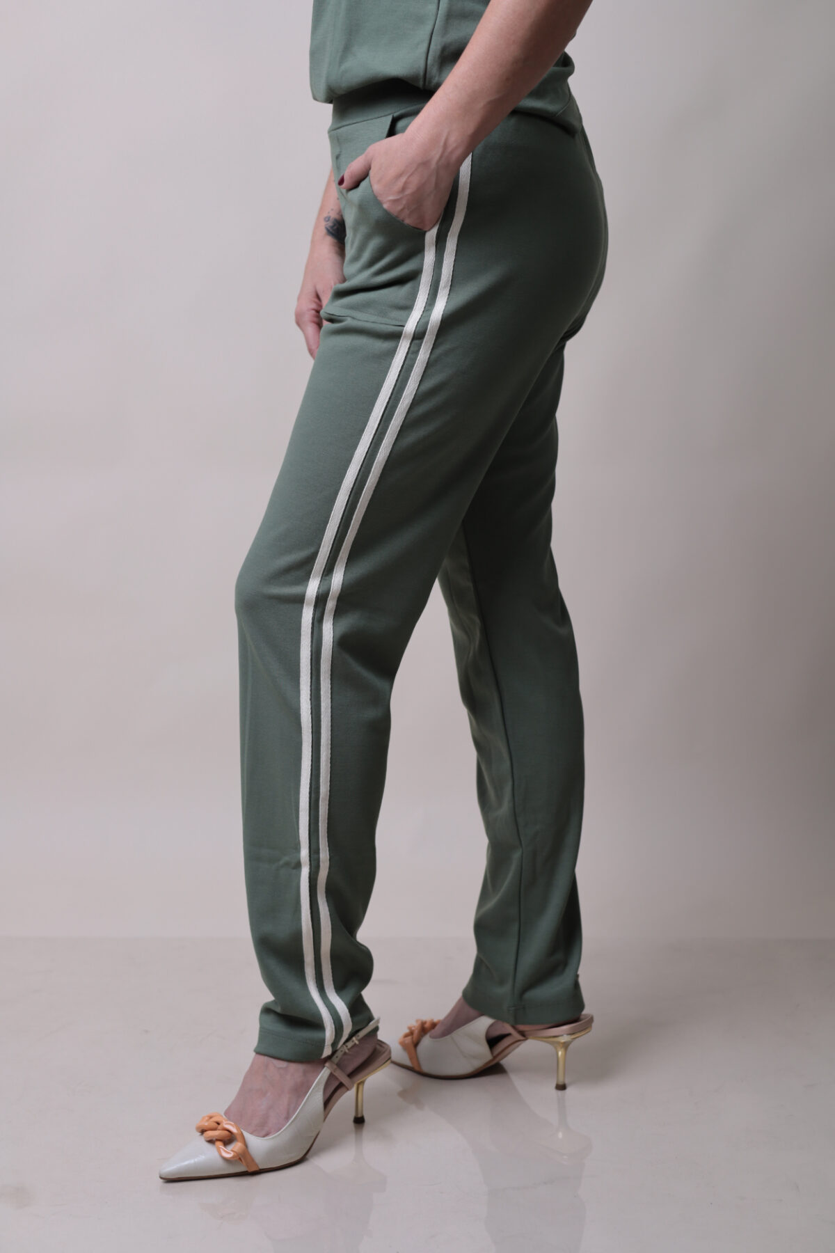 Conjunto Feminino Verde Militar - Conforto e Estilo - Imagem 3
