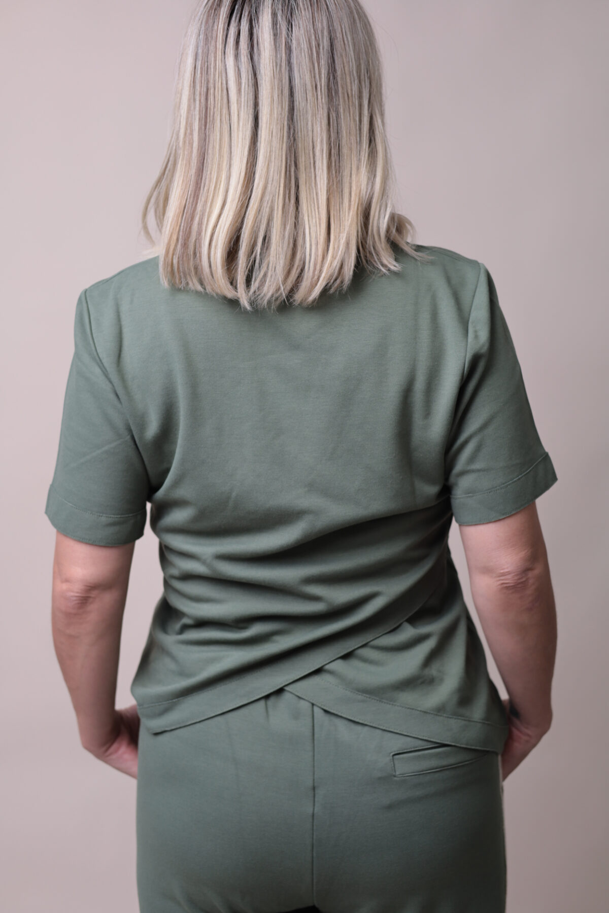 Conjunto Feminino Verde Militar - Conforto e Estilo - Imagem 2
