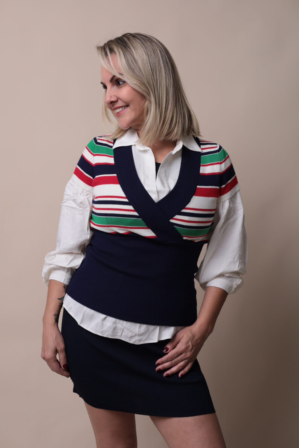 Blusa Cropped Tricot Listrada – Estilo & Conforto em Um Só Look