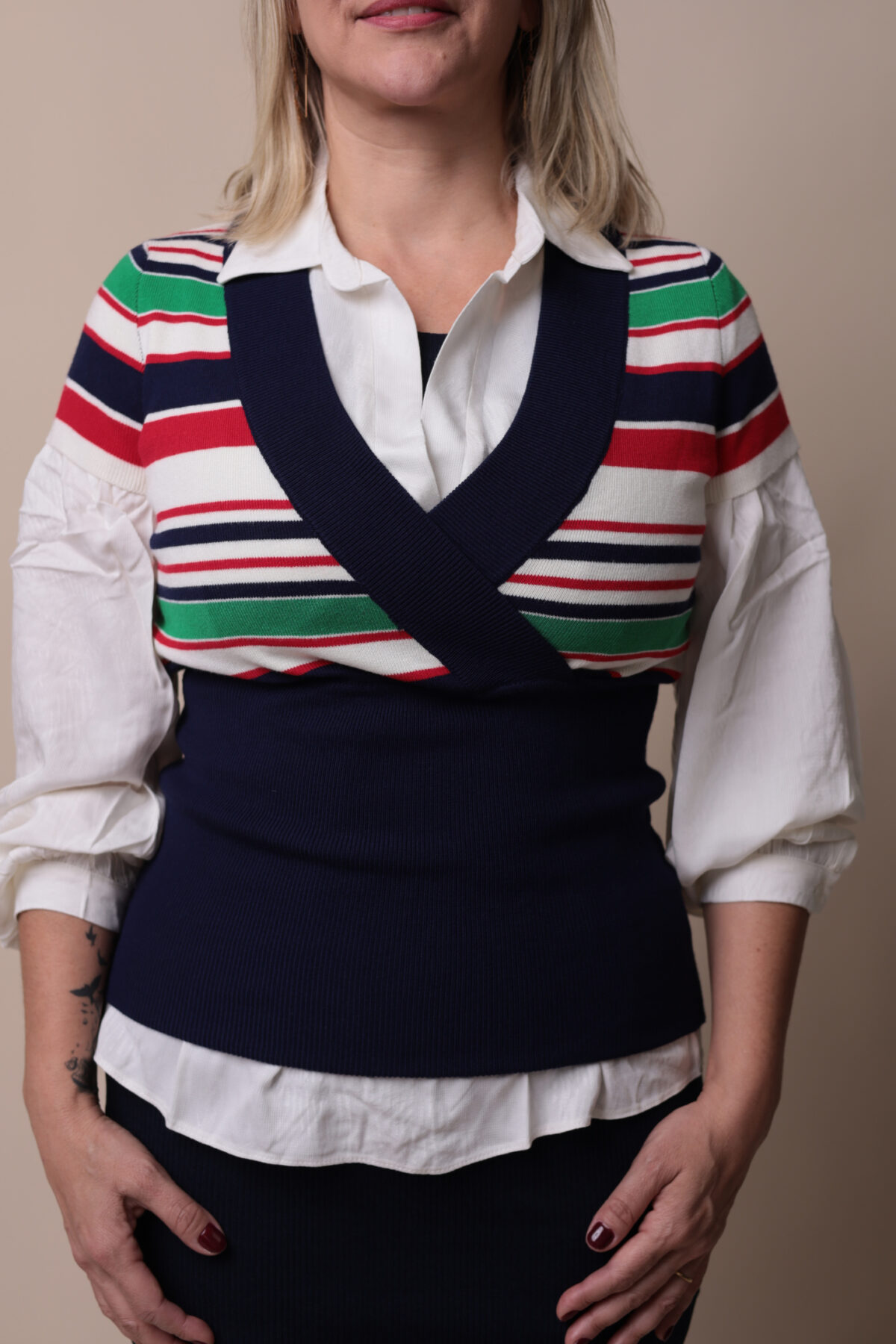 Blusa Cropped Tricot Listrada – Estilo & Conforto em Um Só Look - Imagem 3