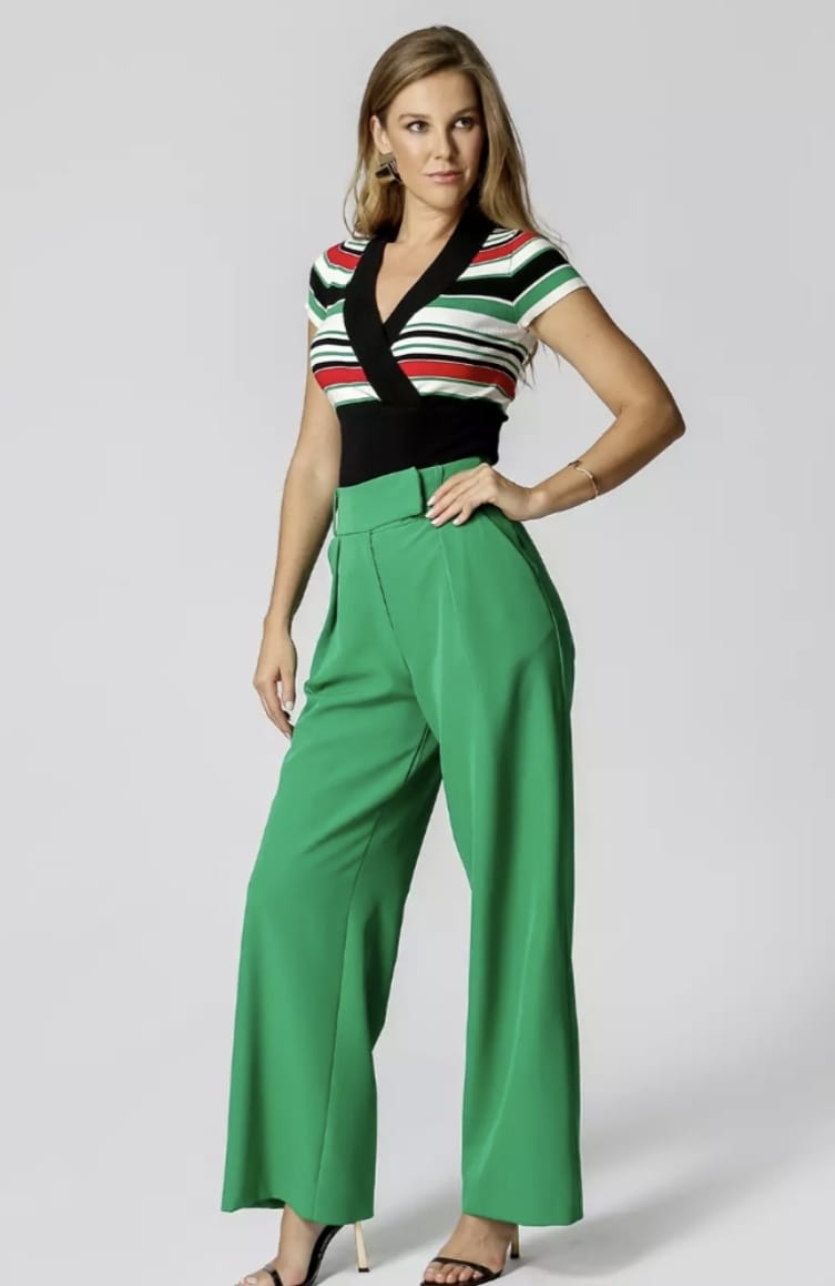 Blusa Cropped Tricot Listrada – Estilo & Conforto em Um Só Look